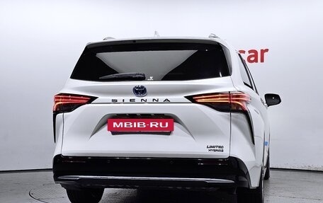 Toyota Sienna, 2021 год, 3 700 000 рублей, 4 фотография