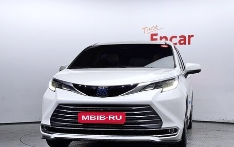 Toyota Sienna, 2021 год, 3 700 000 рублей, 2 фотография