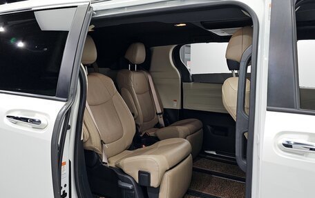 Toyota Sienna, 2021 год, 3 700 000 рублей, 19 фотография