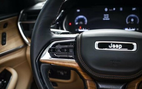 Jeep Grand Cherokee, 2024 год, 11 800 000 рублей, 28 фотография