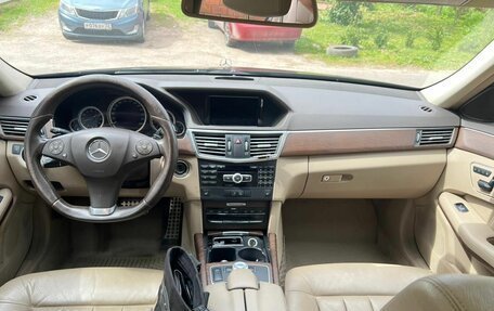 Mercedes-Benz E-Класс, 2011 год, 1 000 000 рублей, 8 фотография