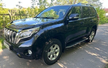 Toyota Land Cruiser Prado 150 рестайлинг 2, 2015 год, 3 300 000 рублей, 2 фотография