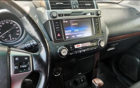 Toyota Land Cruiser Prado 150 рестайлинг 2, 2015 год, 3 300 000 рублей, 12 фотография