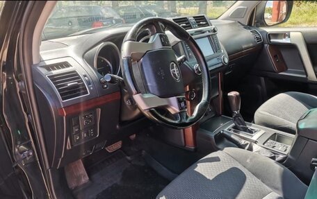 Toyota Land Cruiser Prado 150 рестайлинг 2, 2015 год, 3 300 000 рублей, 11 фотография