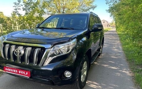 Toyota Land Cruiser Prado 150 рестайлинг 2, 2015 год, 3 300 000 рублей, 3 фотография