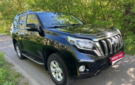 Toyota Land Cruiser Prado 150 рестайлинг 2, 2015 год, 3 300 000 рублей, 5 фотография