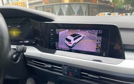 Volkswagen Golf VIII, 2021 год, 1 400 000 рублей, 7 фотография