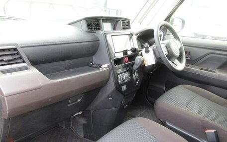 Toyota Roomy I, 2022 год, 895 000 рублей, 24 фотография