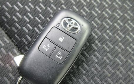 Toyota Roomy I, 2022 год, 895 000 рублей, 18 фотография