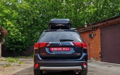 Mitsubishi Outlander III рестайлинг 3, 2017 год, 2 800 000 рублей, 3 фотография