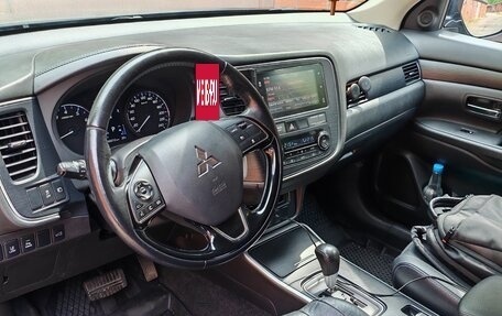 Mitsubishi Outlander III рестайлинг 3, 2017 год, 2 800 000 рублей, 5 фотография