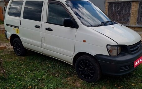 Toyota Town Ace III, 2002 год, 495 000 рублей, 1 фотография