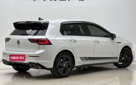 Volkswagen Golf VIII, 2021 год, 1 940 000 рублей, 2 фотография