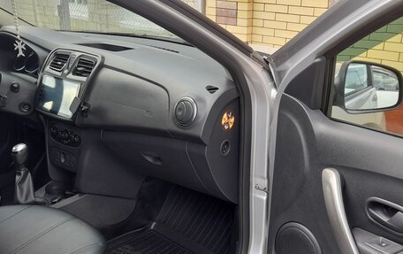 Renault Logan II, 2019 год, 815 000 рублей, 5 фотография