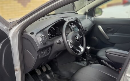 Renault Logan II, 2019 год, 815 000 рублей, 6 фотография