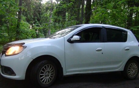Renault Sandero II рестайлинг, 2014 год, 580 000 рублей, 3 фотография