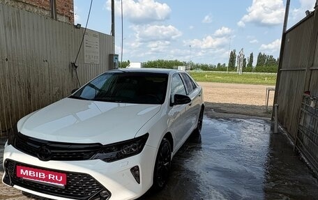 Toyota Camry, 2017 год, 2 174 000 рублей, 3 фотография