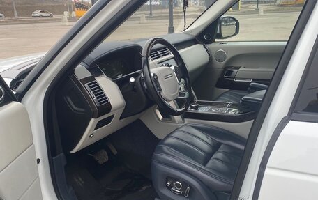Land Rover Range Rover IV рестайлинг, 2017 год, 4 500 000 рублей, 7 фотография