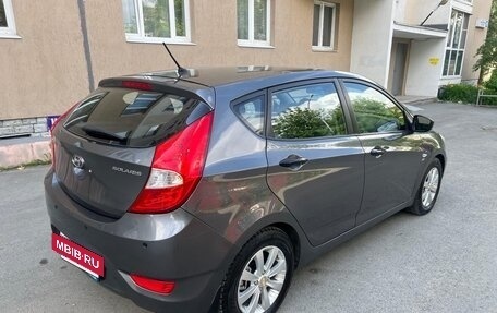 Hyundai Solaris II рестайлинг, 2011 год, 595 000 рублей, 4 фотография