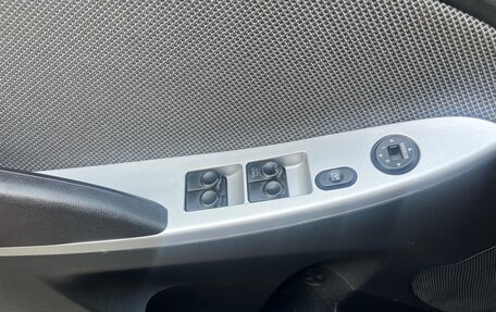 Hyundai Solaris II рестайлинг, 2011 год, 595 000 рублей, 14 фотография