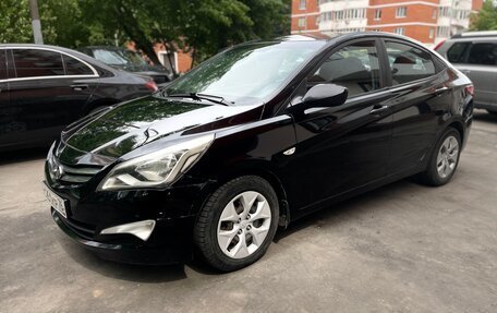 Hyundai Solaris II рестайлинг, 2015 год, 599 999 рублей, 3 фотография