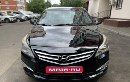Hyundai Solaris II рестайлинг, 2015 год, 599 999 рублей, 2 фотография