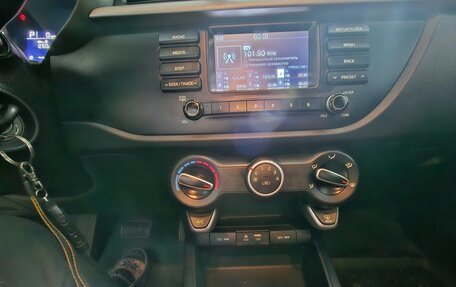 KIA Rio IV, 2018 год, 1 430 000 рублей, 28 фотография