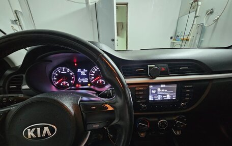 KIA Rio IV, 2018 год, 1 430 000 рублей, 26 фотография