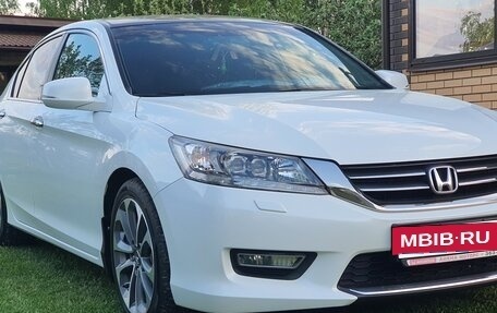 Honda Accord IX рестайлинг, 2013 год, 1 650 000 рублей, 2 фотография