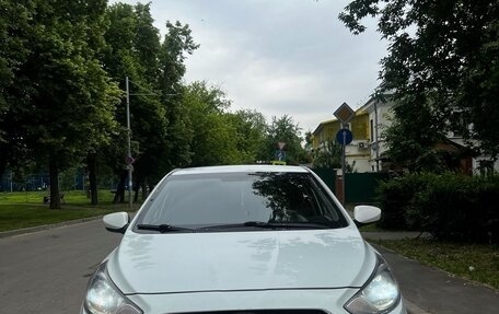 Hyundai Solaris II рестайлинг, 2011 год, 850 000 рублей, 4 фотография