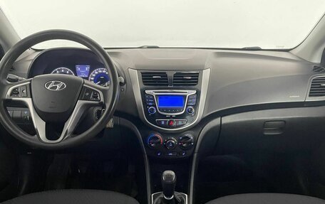 Hyundai Solaris II рестайлинг, 2011 год, 579 000 рублей, 17 фотография