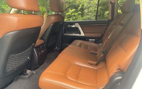 Toyota Land Cruiser 200, 2015 год, 4 599 000 рублей, 7 фотография