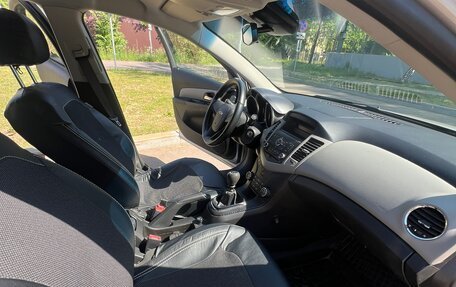 Chevrolet Cruze II, 2011 год, 740 000 рублей, 8 фотография