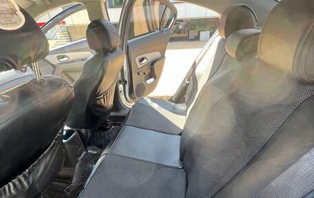 Chevrolet Cruze II, 2011 год, 740 000 рублей, 10 фотография