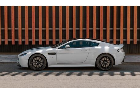 Aston Martin V12 Vantage, 2016 год, 13 950 000 рублей, 8 фотография