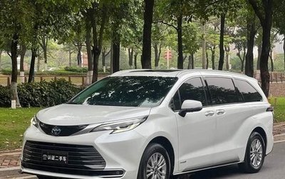 Toyota Sienna, 2022 год, 3 990 000 рублей, 1 фотография