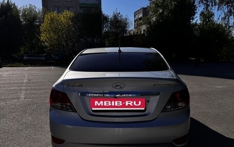 Hyundai Solaris II рестайлинг, 2013 год, 860 000 рублей, 6 фотография