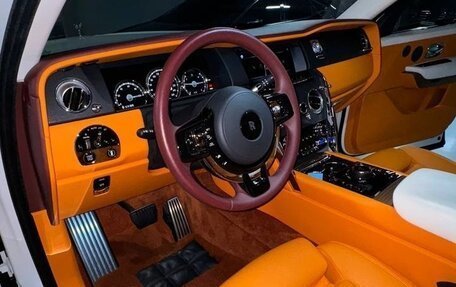 Rolls-Royce Cullinan, 2021 год, 29 990 000 рублей, 10 фотография