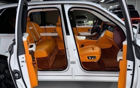 Rolls-Royce Cullinan, 2021 год, 29 990 000 рублей, 17 фотография