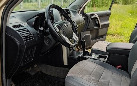 Toyota Land Cruiser Prado 150 рестайлинг 2, 2011 год, 2 950 000 рублей, 14 фотография