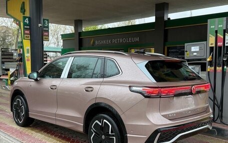 Volkswagen Tiguan, 2024 год, 4 700 000 рублей, 3 фотография