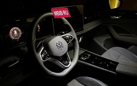 Volkswagen Tiguan, 2024 год, 4 700 000 рублей, 8 фотография