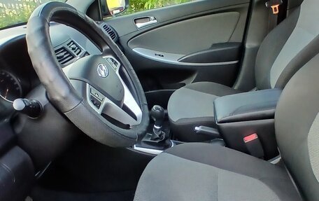 Hyundai Solaris II рестайлинг, 2013 год, 860 000 рублей, 7 фотография