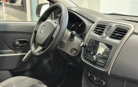 Renault Logan II, 2018 год, 649 900 рублей, 6 фотография