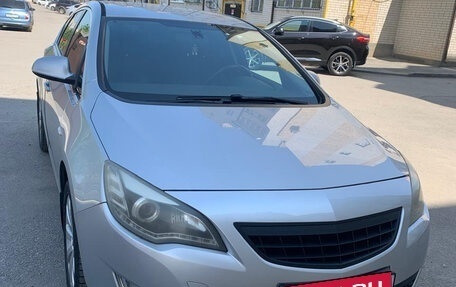 Opel Astra J, 2011 год, 950 000 рублей, 3 фотография