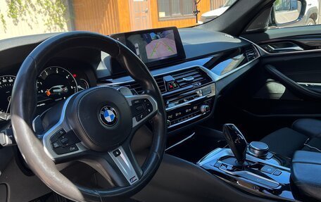 BMW 5 серия, 2019 год, 2 350 000 рублей, 3 фотография
