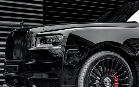 Rolls-Royce Cullinan, 2019 год, 33 000 000 рублей, 7 фотография