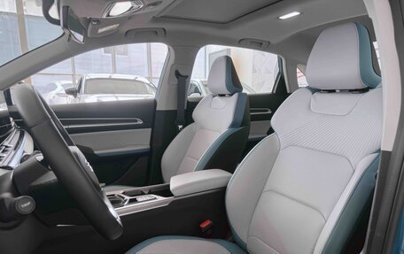 Geely Emgrand, 2023 год, 1 950 000 рублей, 30 фотография