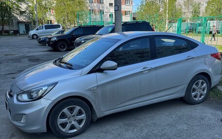 Hyundai Solaris II рестайлинг, 2013 год, 650 000 рублей, 2 фотография
