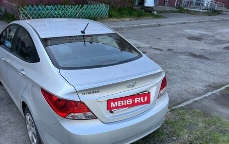 Hyundai Solaris II рестайлинг, 2013 год, 650 000 рублей, 3 фотография
